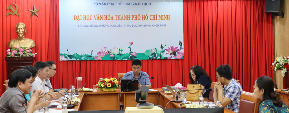 Lãnh đạo Trường Đại học Văn hóa Thành phố Hồ Chí Minh họp với Trung tâm Thông tin, Thư viện